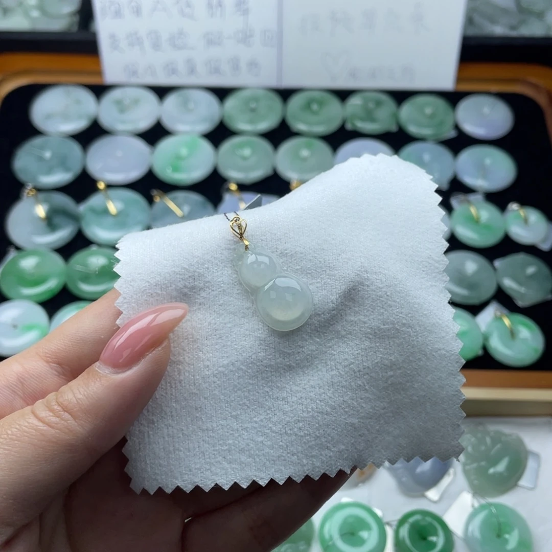 翡翠颈饰18K金镶嵌葫芦