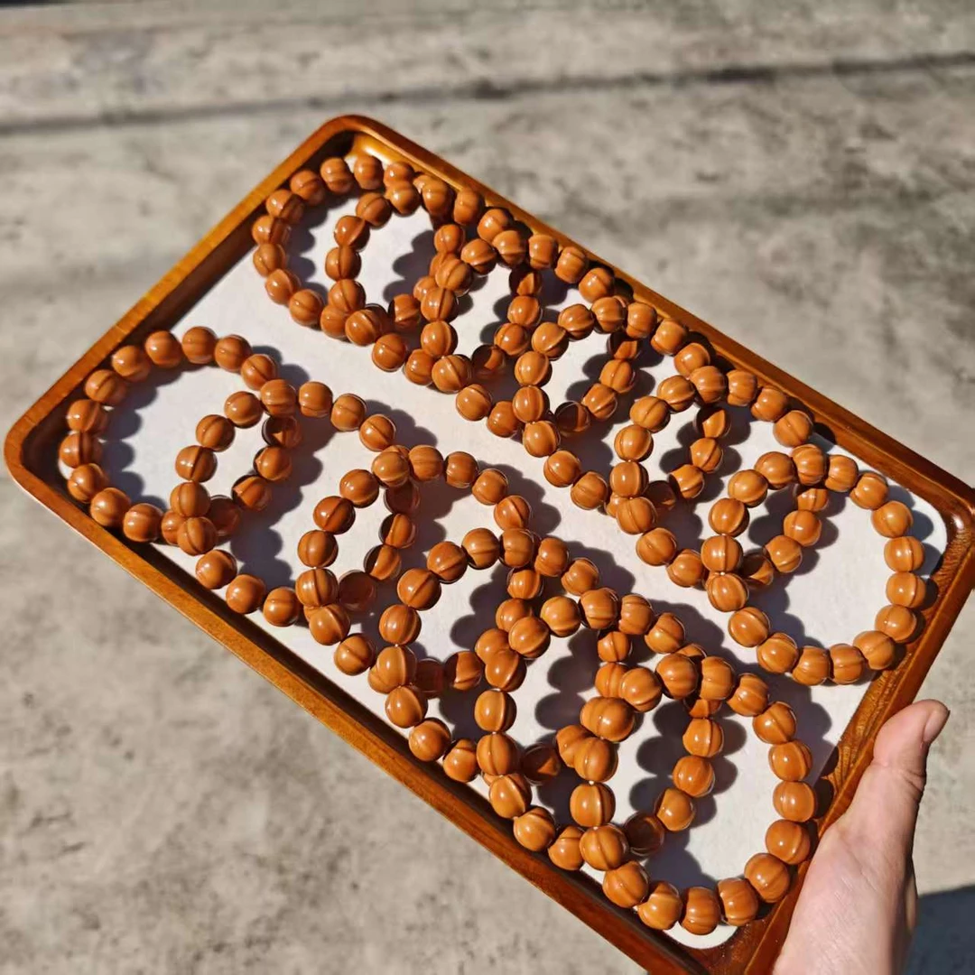 全品猴头雕刻鲨鱼背