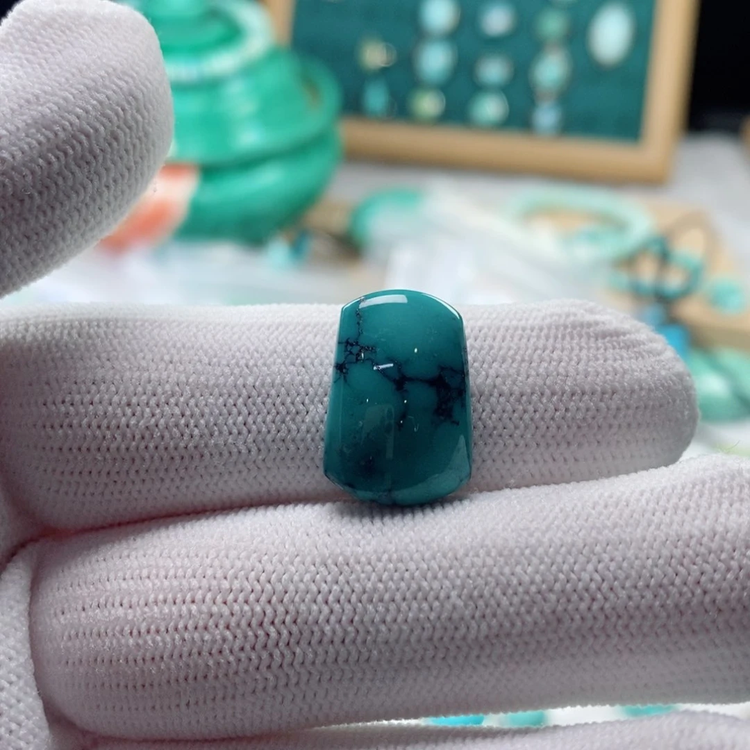 绿松石颈饰未镶嵌