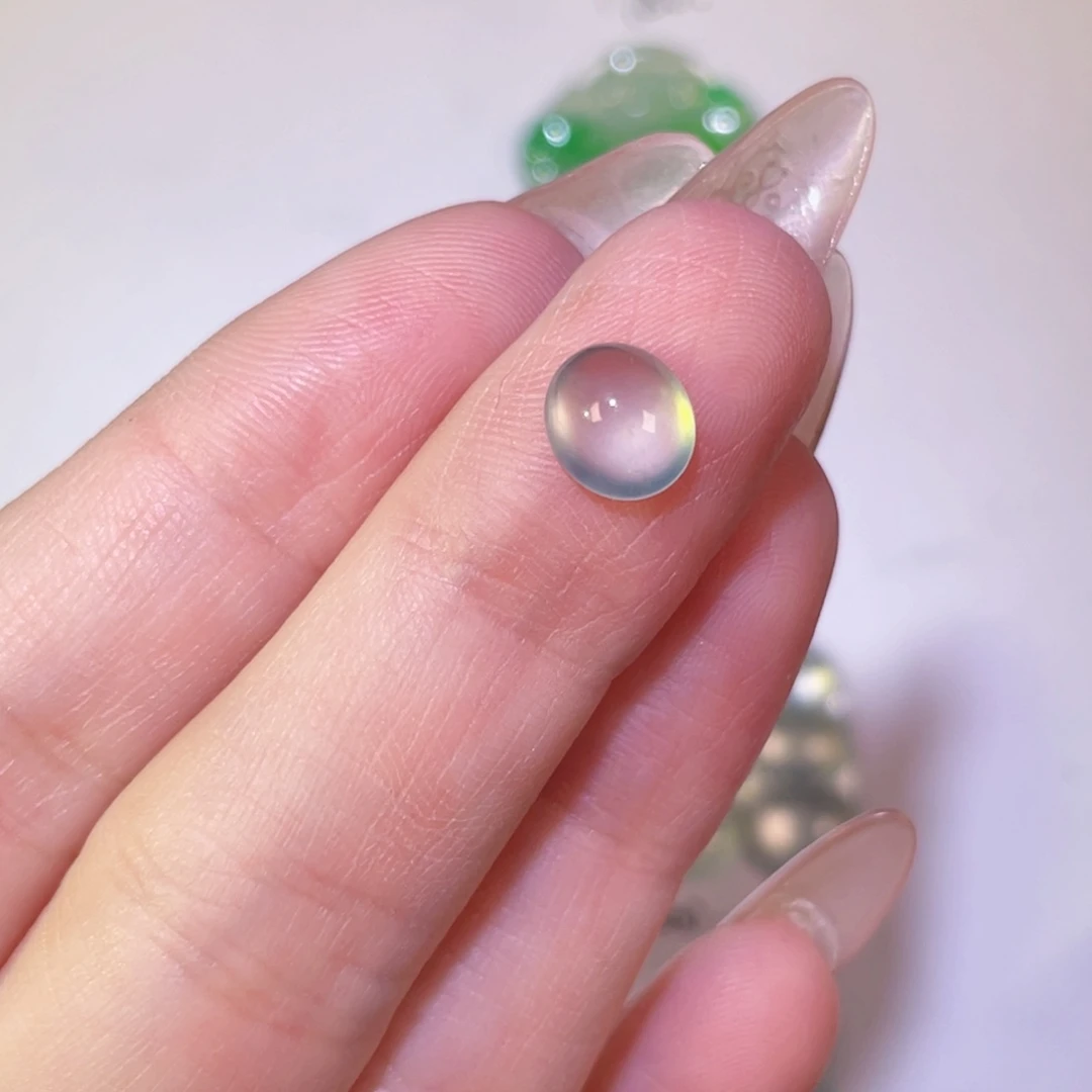 翡翠未镶嵌颈饰裸石