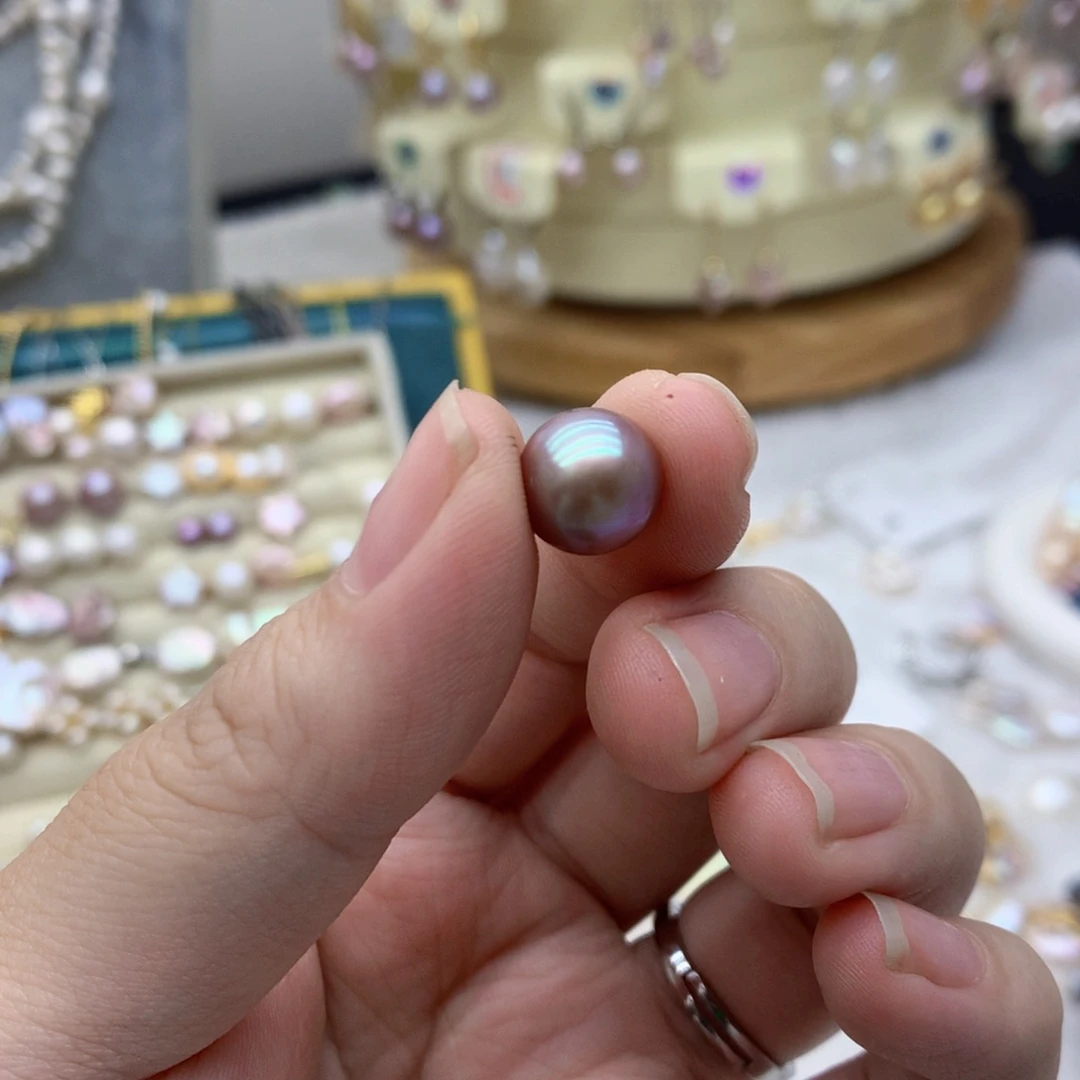 淡水珍珠未镶嵌耳饰有瑕疵