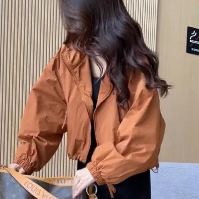 连帽冲锋衣女短款外衣春秋新款小个子休闲百搭高级感夹克外套上衣