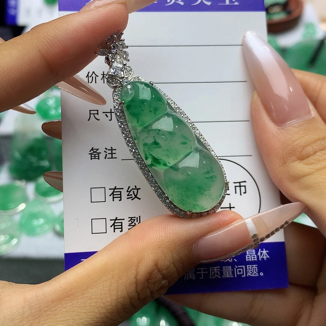 石英质玉（非洲翠）银S925镶嵌颈饰
