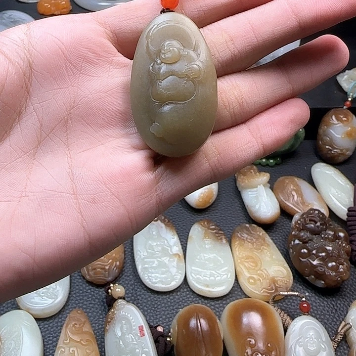 颈饰未镶嵌和田玉