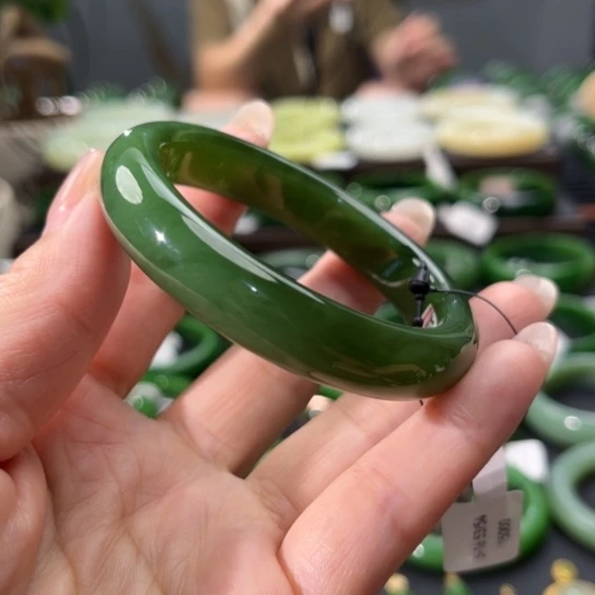 和田玉（碧玉）手镯未镶嵌