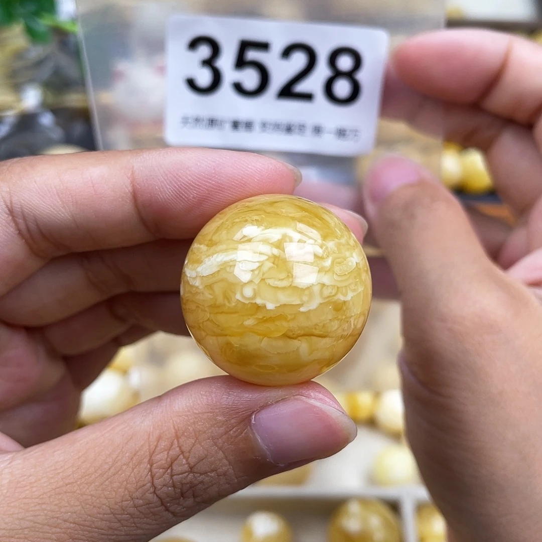 琥珀未镶嵌珠宝奇石27.8