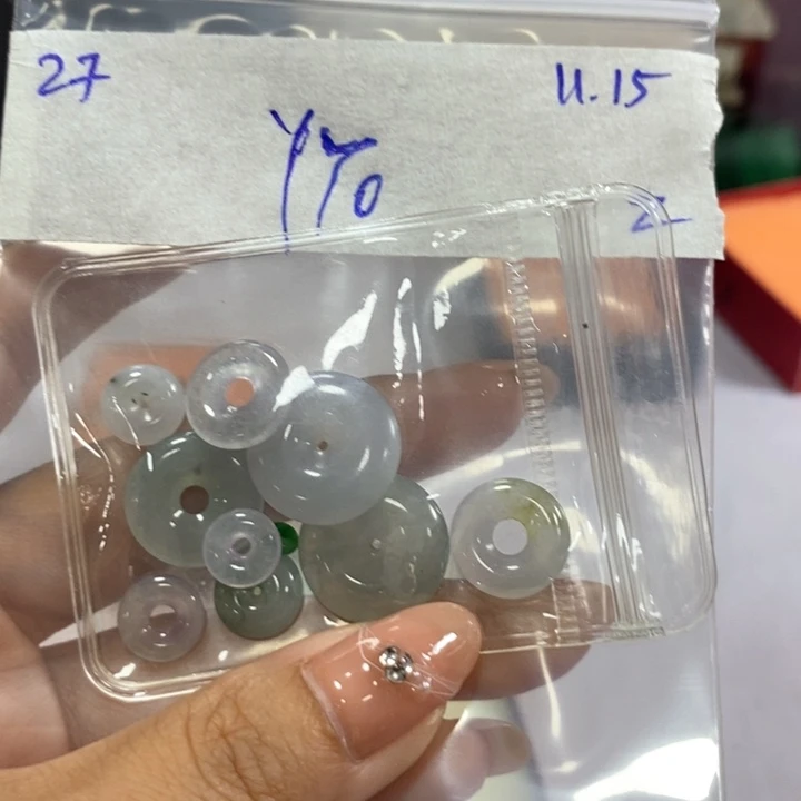 鉴***藏定制翡翠未镶嵌不退