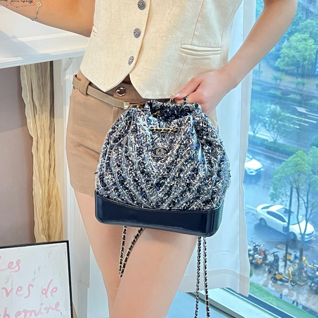95新 Chanel/香奈儿 chanel蓝黑粗花呢流浪双肩包