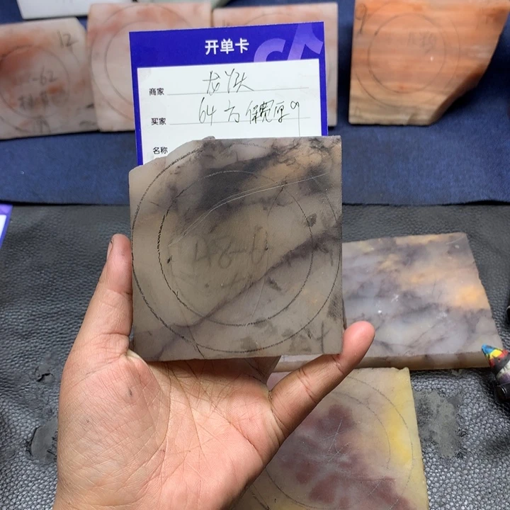 石英质玉手镯未镶嵌龙*头定制手镯