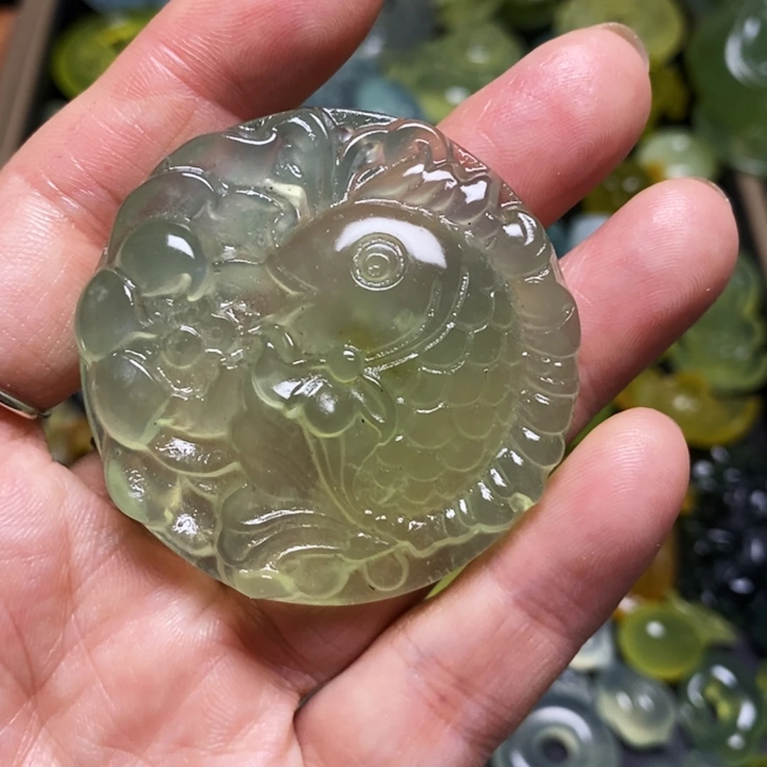 蛇纹石玉未镶嵌颈饰