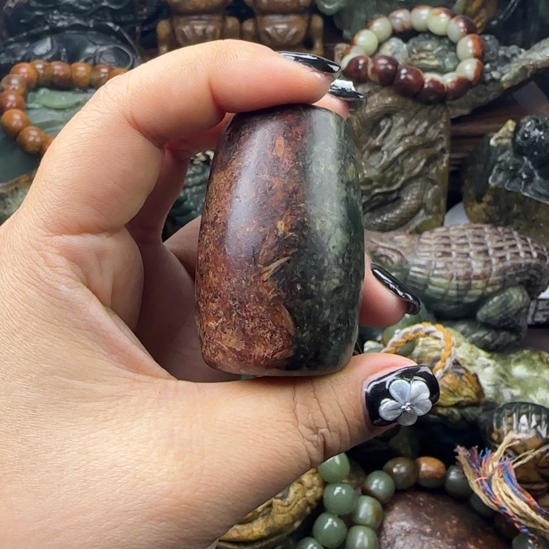 透闪石质玉未镶嵌珠宝奇石