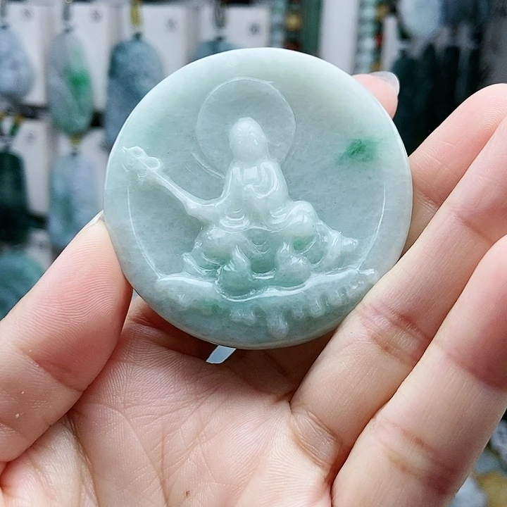 颈饰足铂镶嵌翡翠翡翠