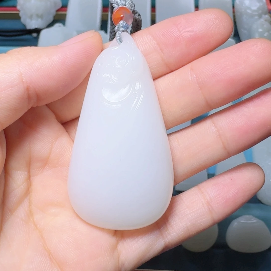 颈饰未镶嵌和田玉