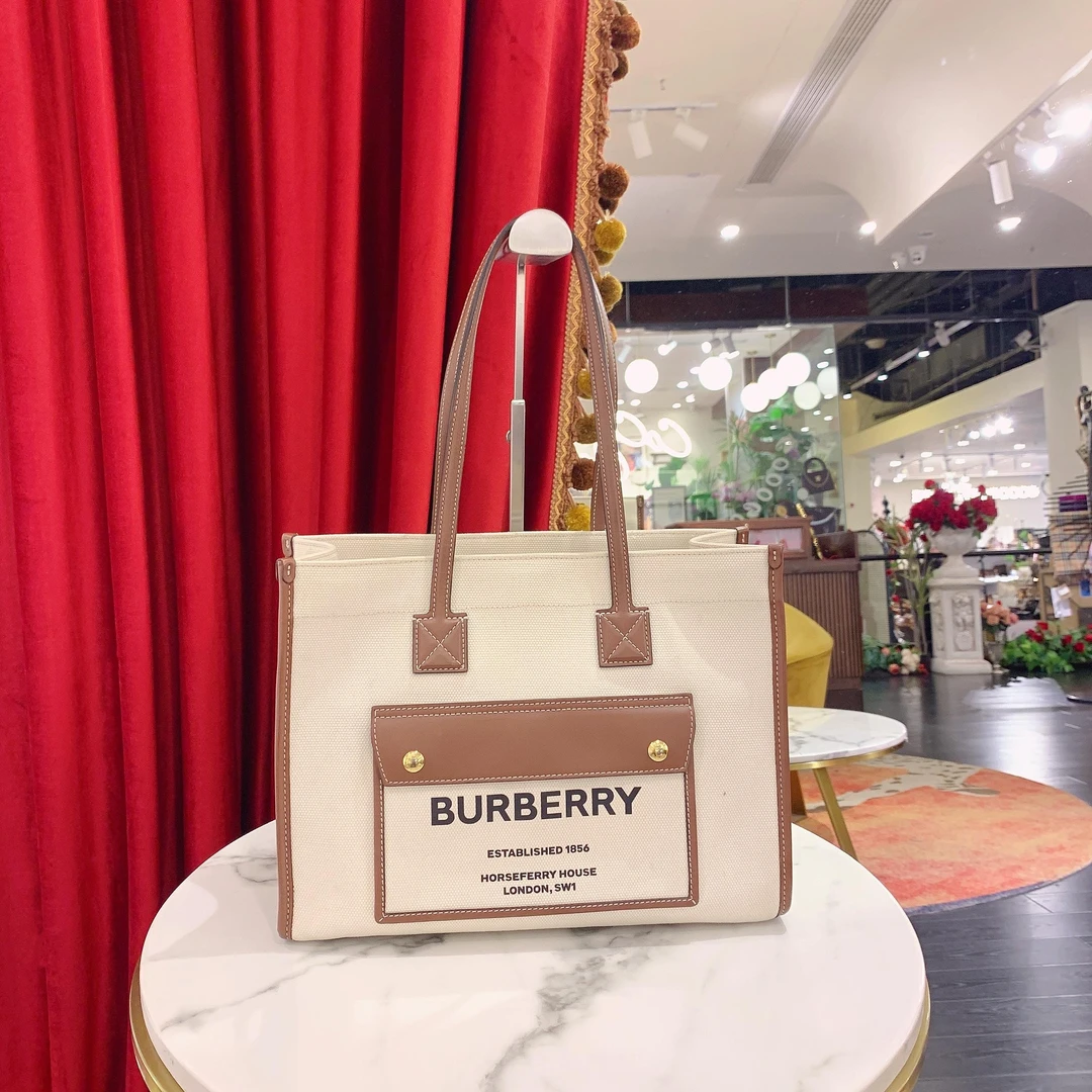 95新 BURBERRY/博柏利 GGS巴宝莉freya托特小号棕色金扣39555080