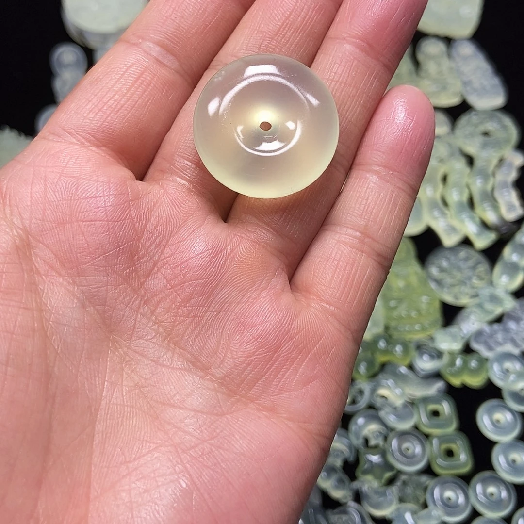 o***t蛇纹石玉未镶嵌颈饰