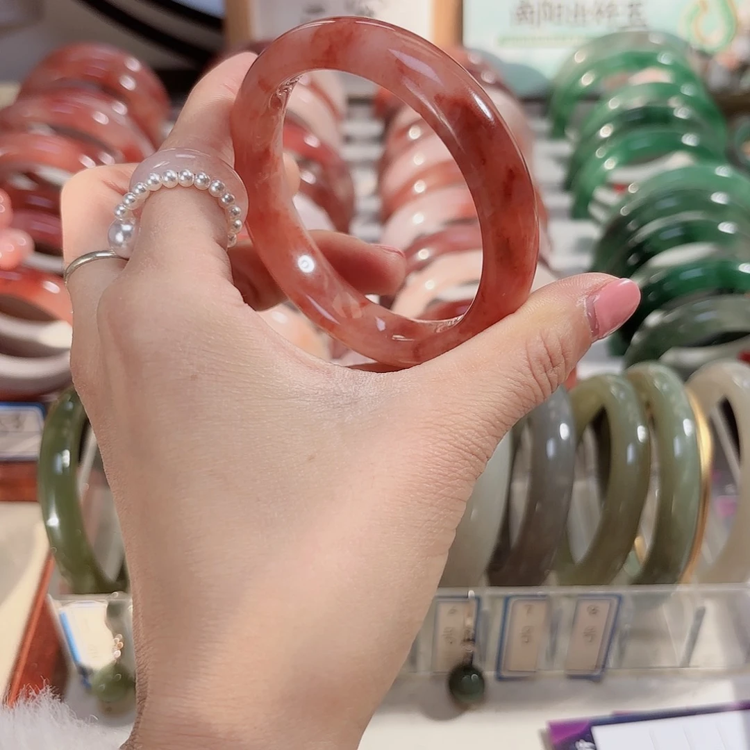 石英质玉手镯未镶嵌茶*