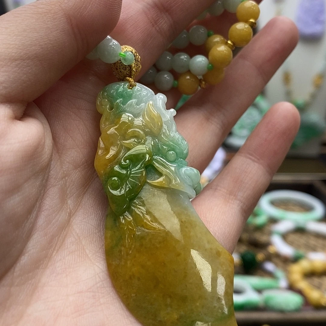 翡翠未镶嵌颈饰吊坠