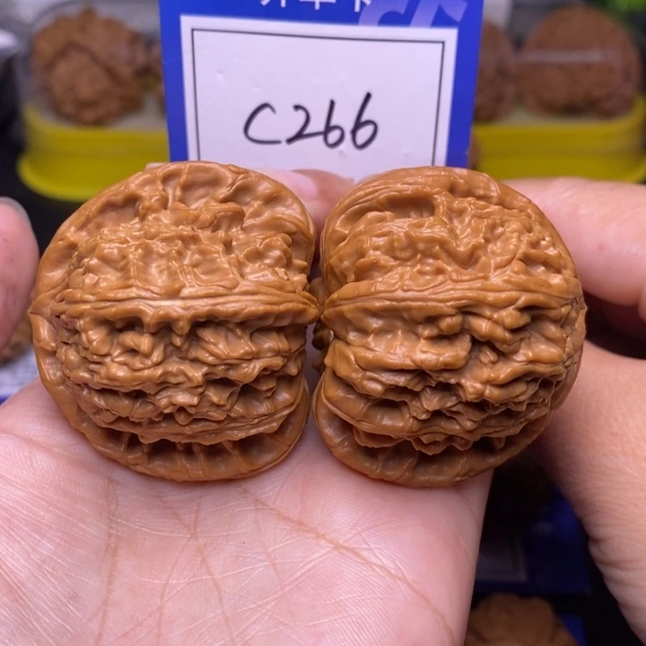 把件文玩核桃45三角白c266