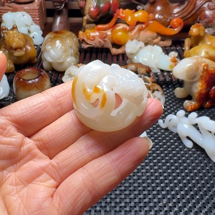 和田玉挂件未镶嵌沉***神