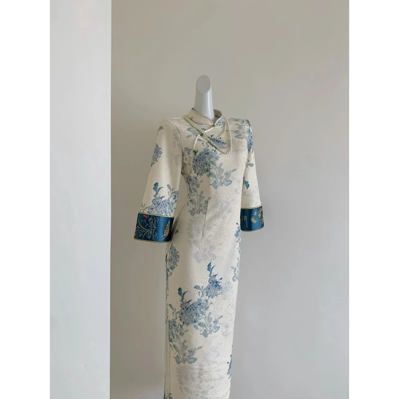 画报夫人秋冬新款自制高级针织提花新中式刺绣长袖连衣裙旗袍