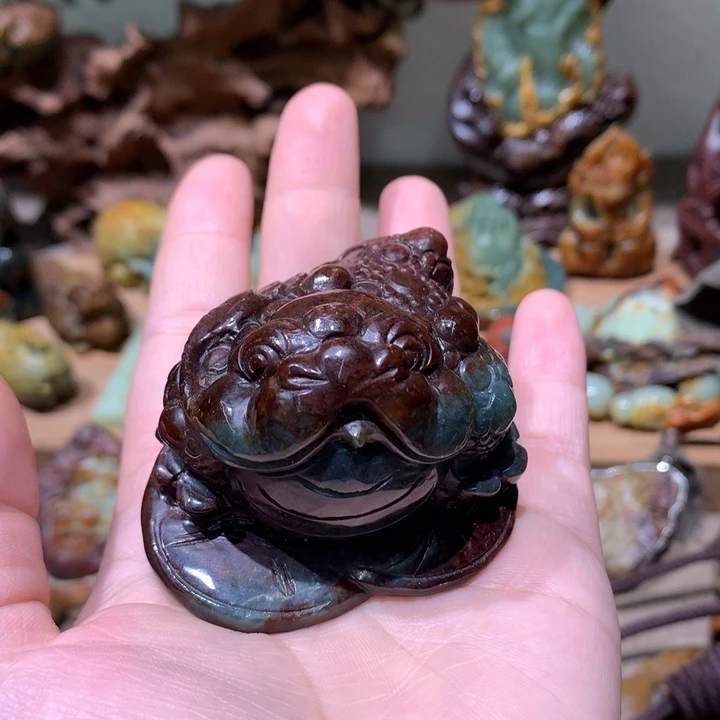 未镶嵌岫岩河磨玉（透闪石质玉）把件