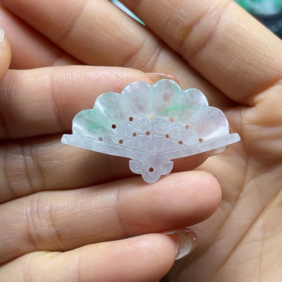 【闪购商品】翡翠颈饰未镶嵌心**静翡翠扇子