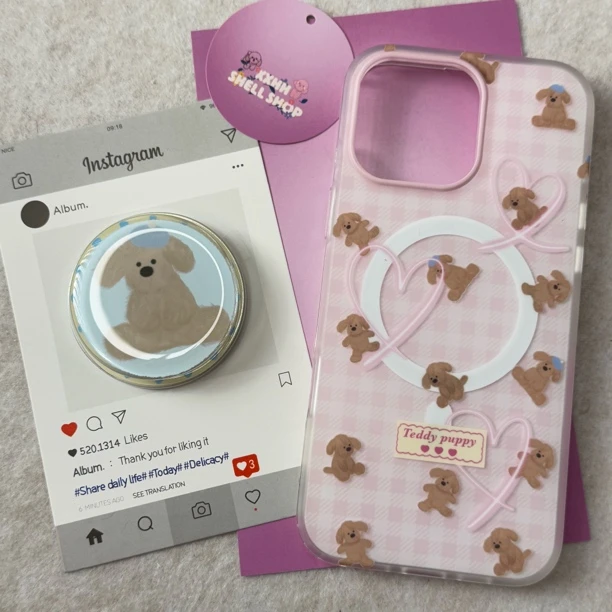 粉色格子小狗磁吸支架适用iphone15Promax苹果14手机壳13双层12女