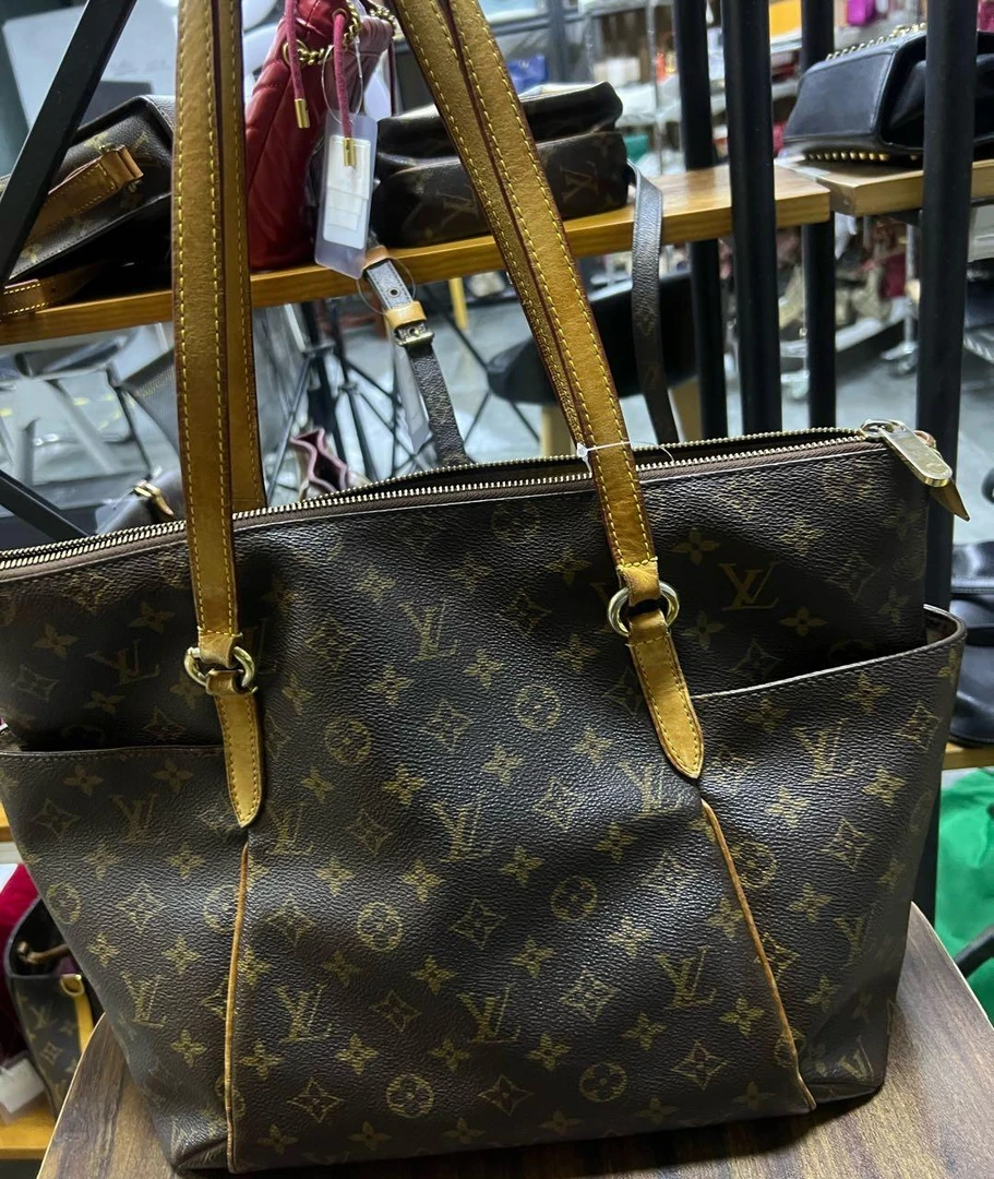 95新 路易威登手提包 23007