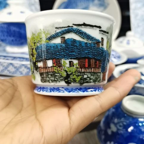 景德镇陶瓷釉下五彩江南水乡容天杯