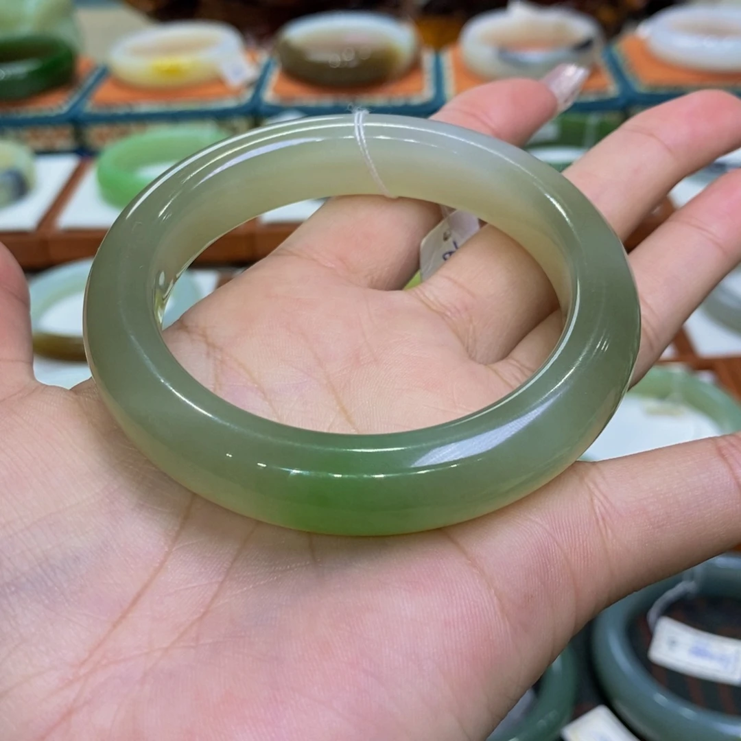 和田玉手镯未镶嵌翠青5556