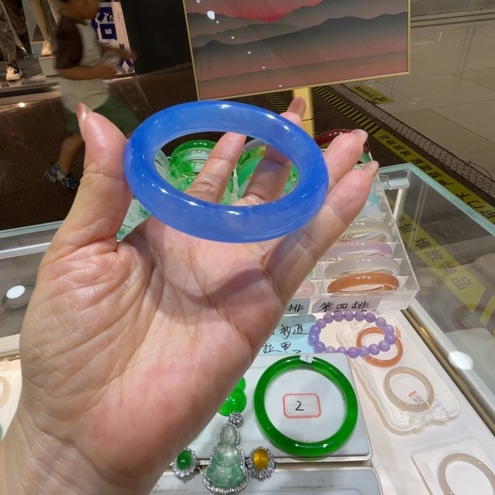翡翠手镯未镶嵌翡翠手镯