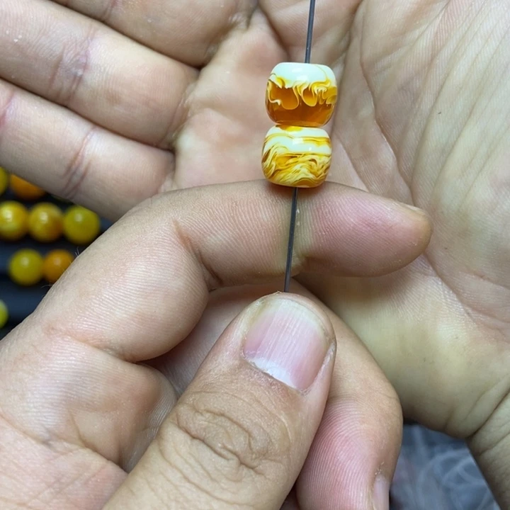 萧***风新年第一单拍一发二珠子