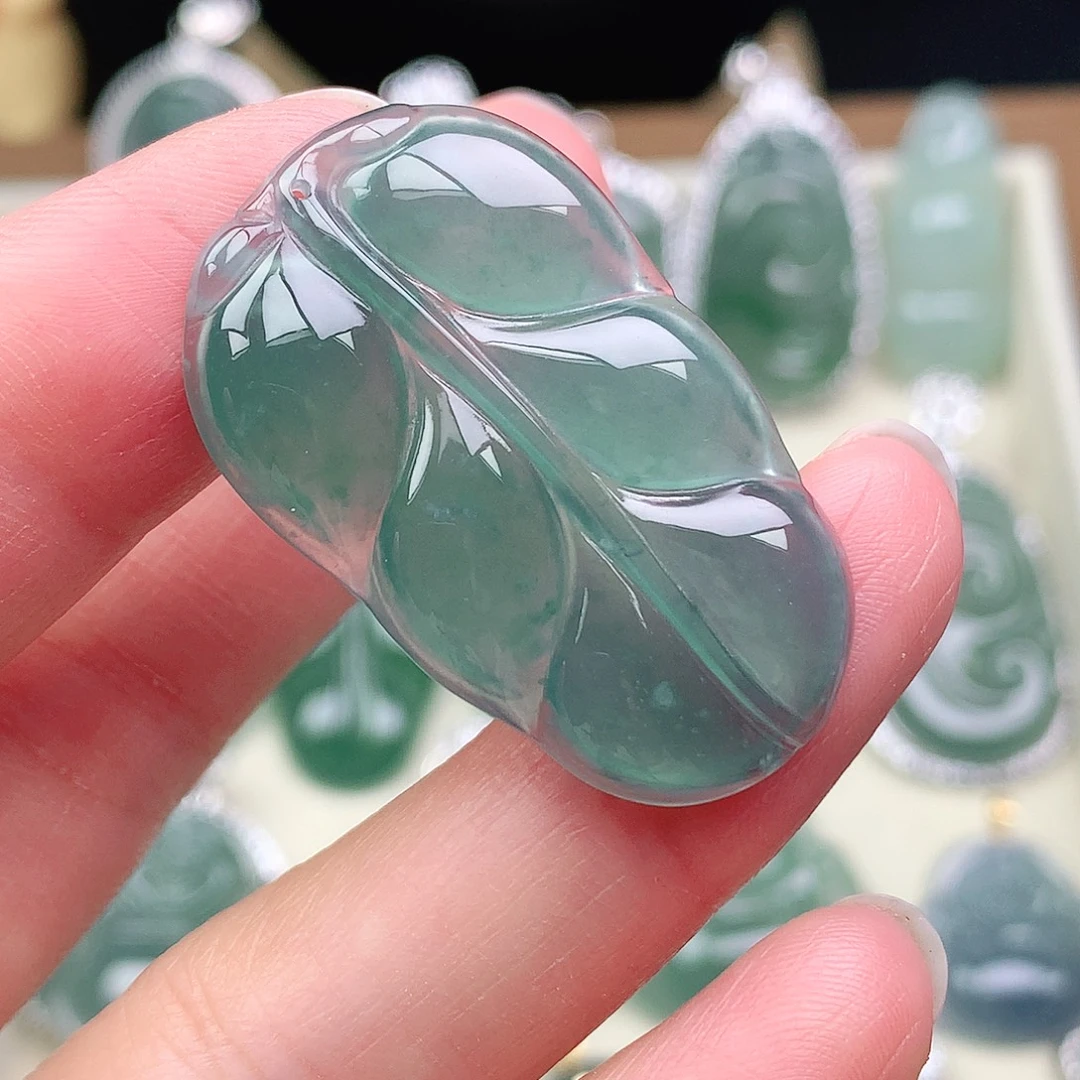 翡翠未镶嵌颈饰吊坠