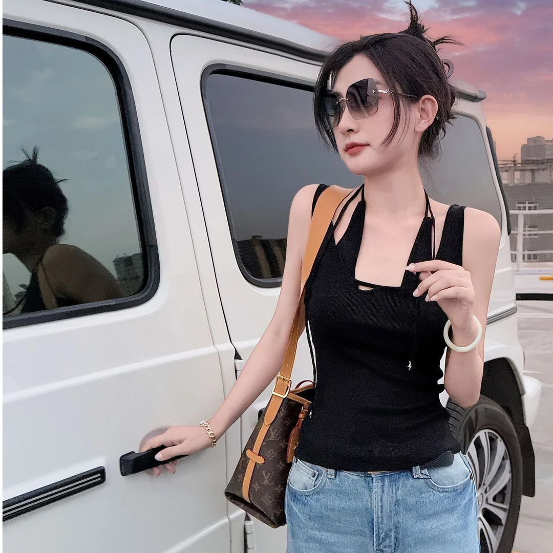 黑色打底内搭性感挂脖背心外穿上衣无袖短款吊带显瘦夏季抹胸辣妹