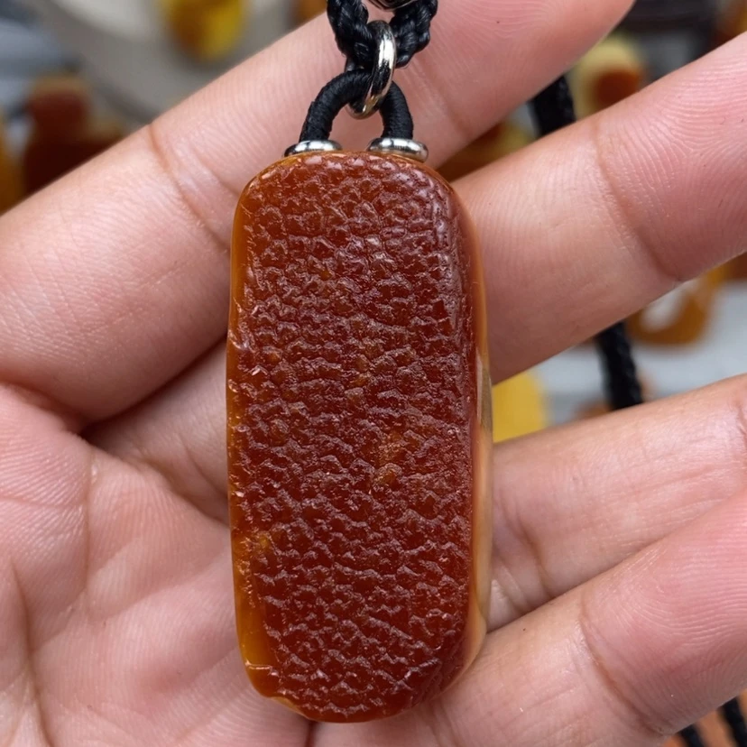 【闪购商品】琥珀颈饰未镶嵌