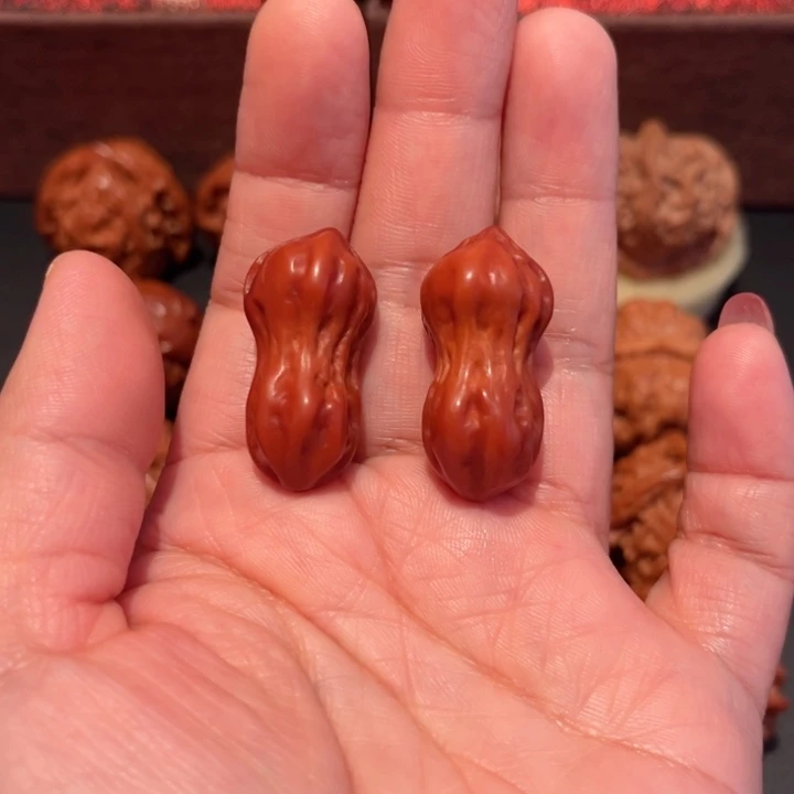 文玩核桃吊坠小花生