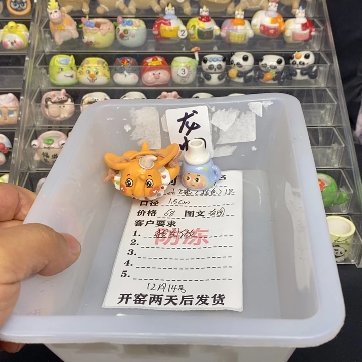 龙***妹手捏釉烧拇指花盆2只