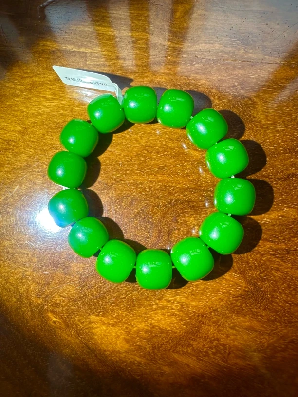 YS0050老田家高冰满绿玉手串（无礼盒）