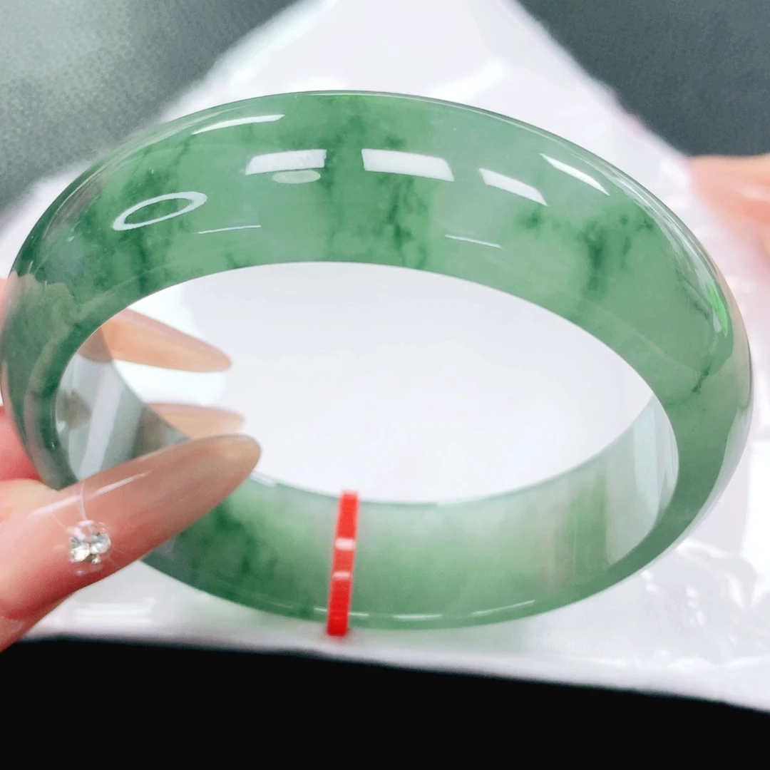 未镶嵌手镯翡翠60。