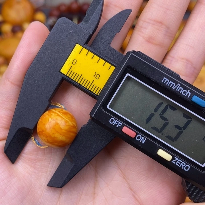 雲***生蜜蜡未镶嵌裸石蜜蜡M