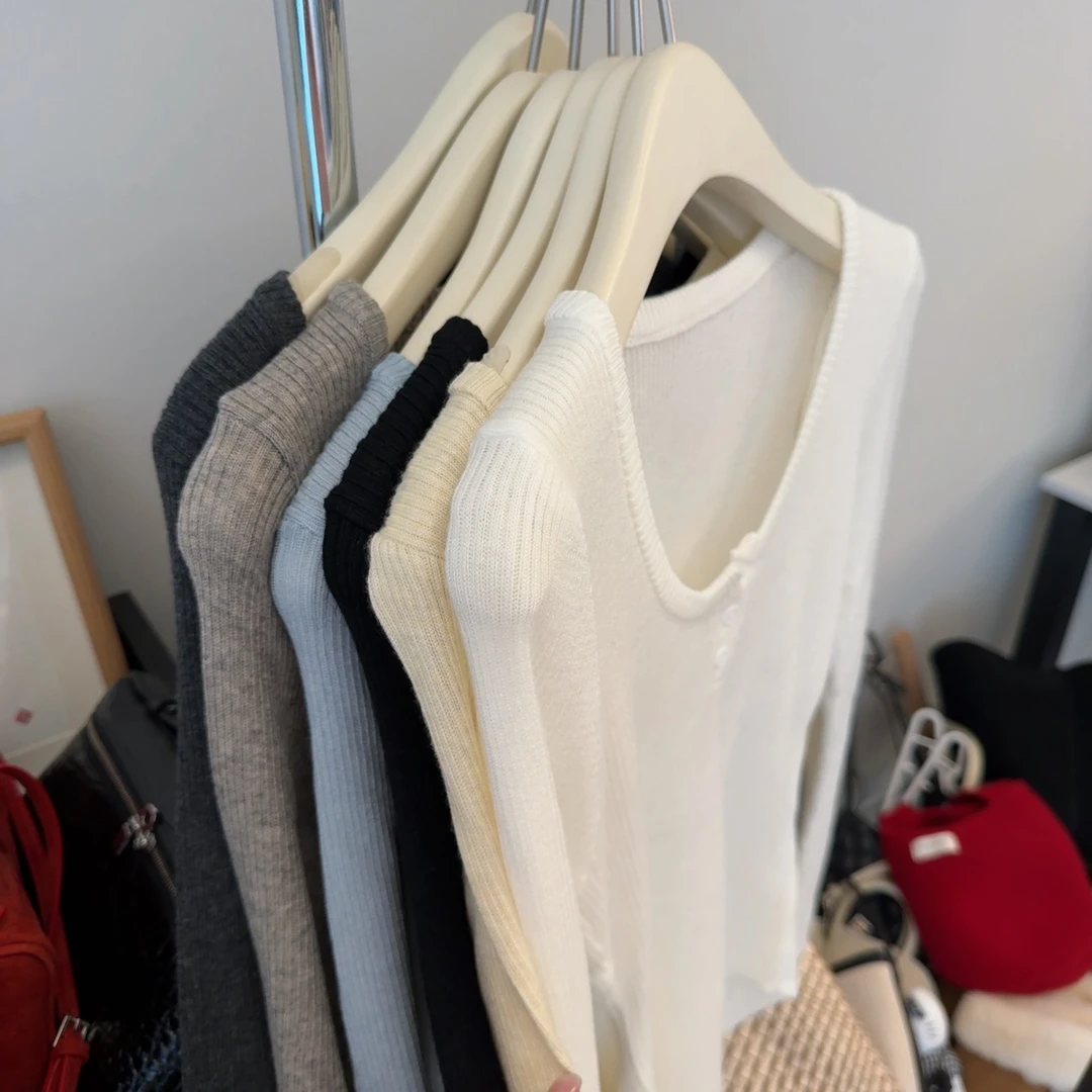 搭配整个春天！2025早春新款桃心领毛衣针织打底衫女修身上衣