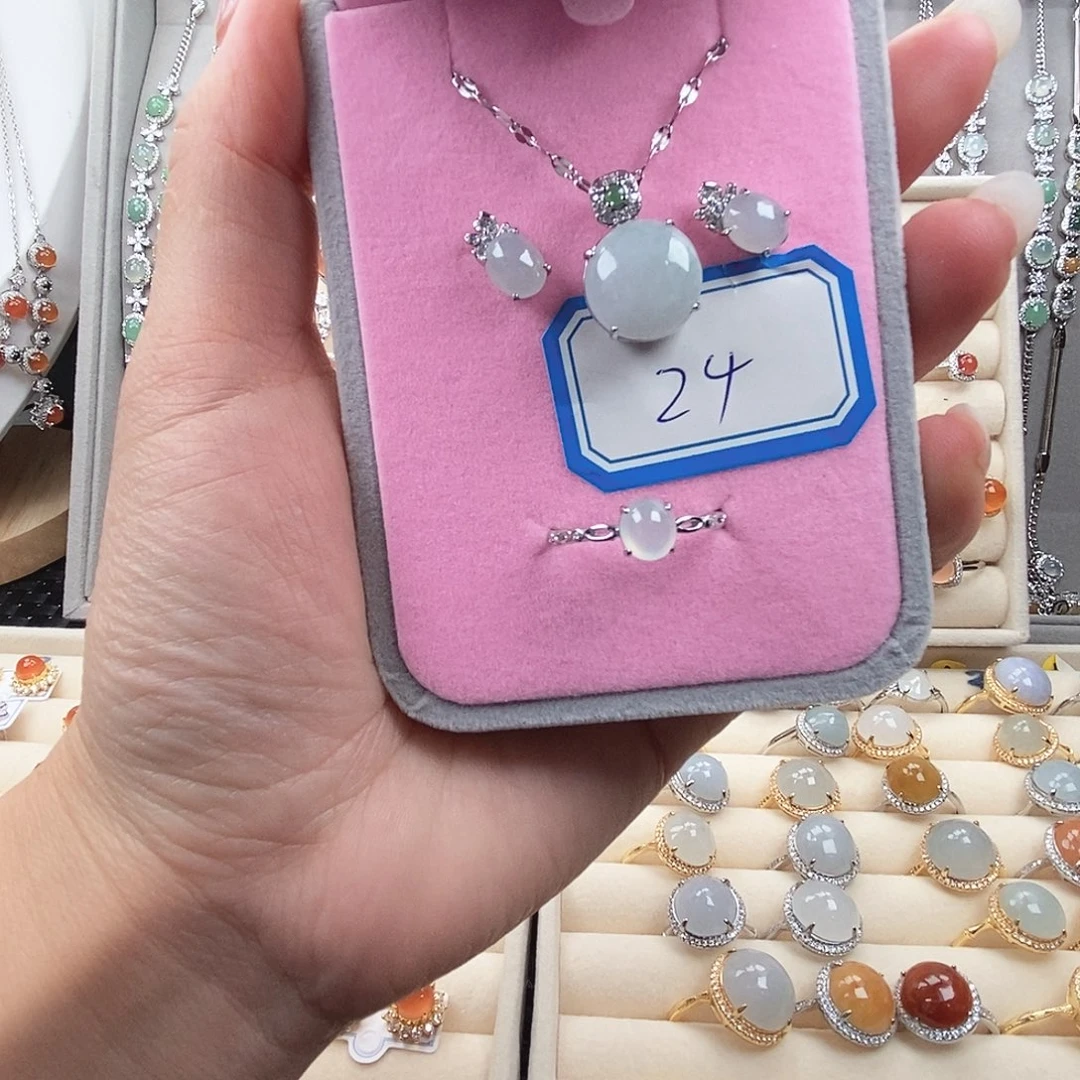 翡翠未镶嵌戒指缅甸