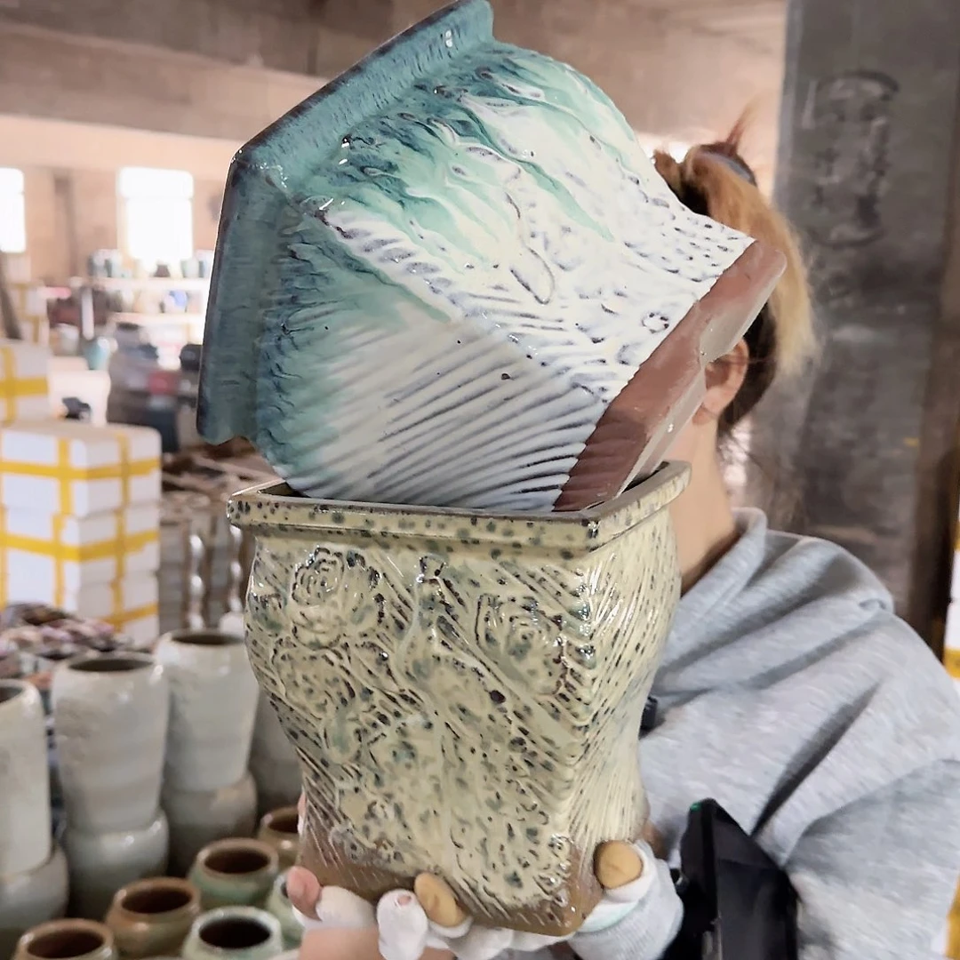 王嫂花盆1104-438