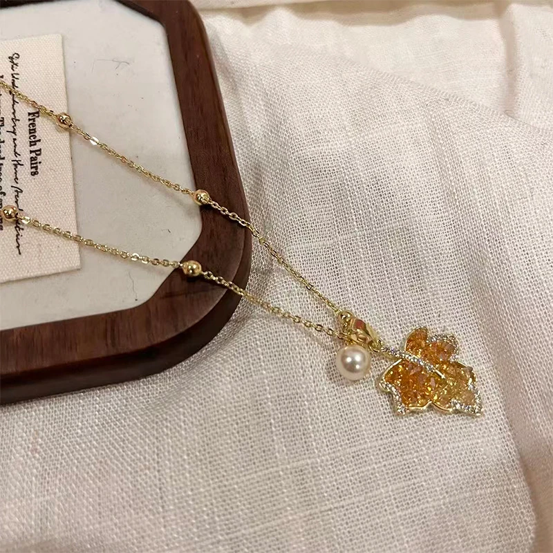 铜项链 秋冬渐变枫叶吊坠毛衣链高级感轻奢小众2025新款配饰7433