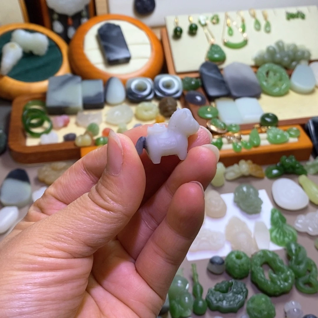 颈饰未镶嵌和田玉