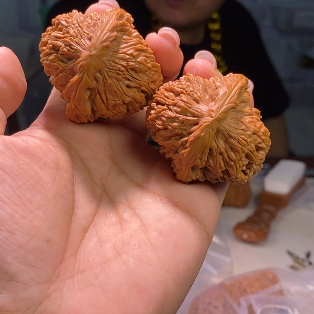 文玩核桃把件040，45南将石