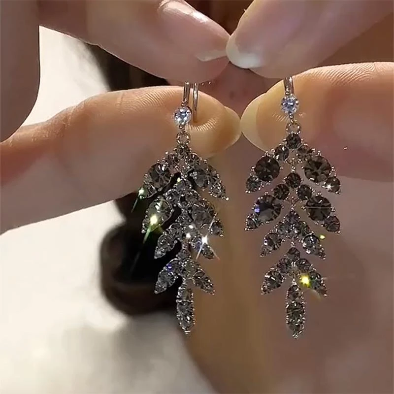 925银耳饰 防过敏精致年新款潮金枝玉叶流苏耳环复古灰锆法式耳钩