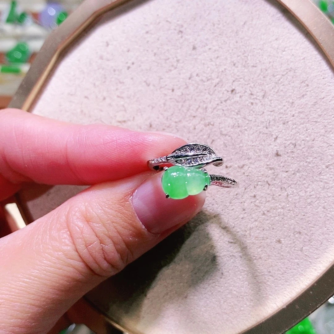 【闪购商品】翡翠挂件未镶嵌裸石