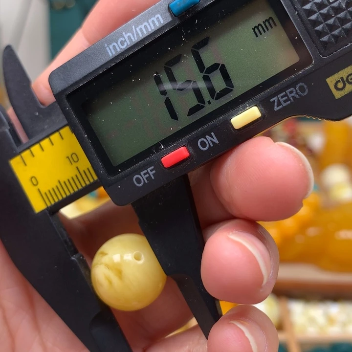 非金属仿琥珀饰品004