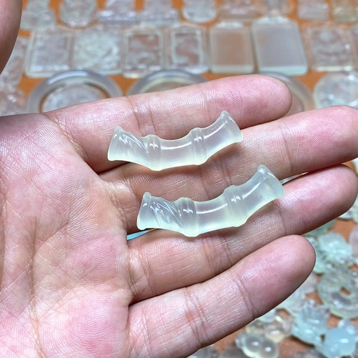 蛇纹石玉未镶嵌吊坠(赠链)